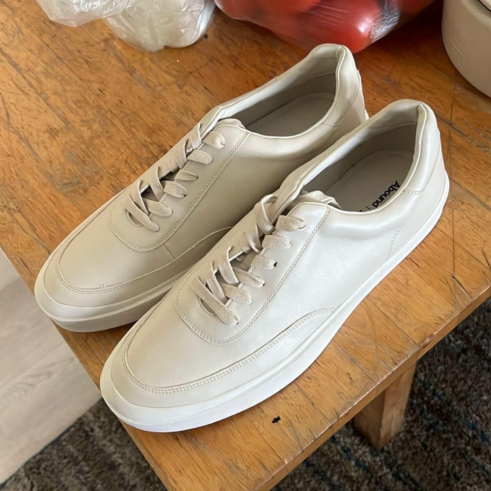 Brand new shoes didn’t fit through not my size size 12